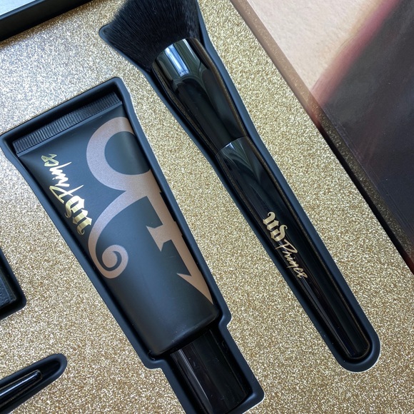 Urban Decay x Prince Collection Vault - Picture 7 of 7